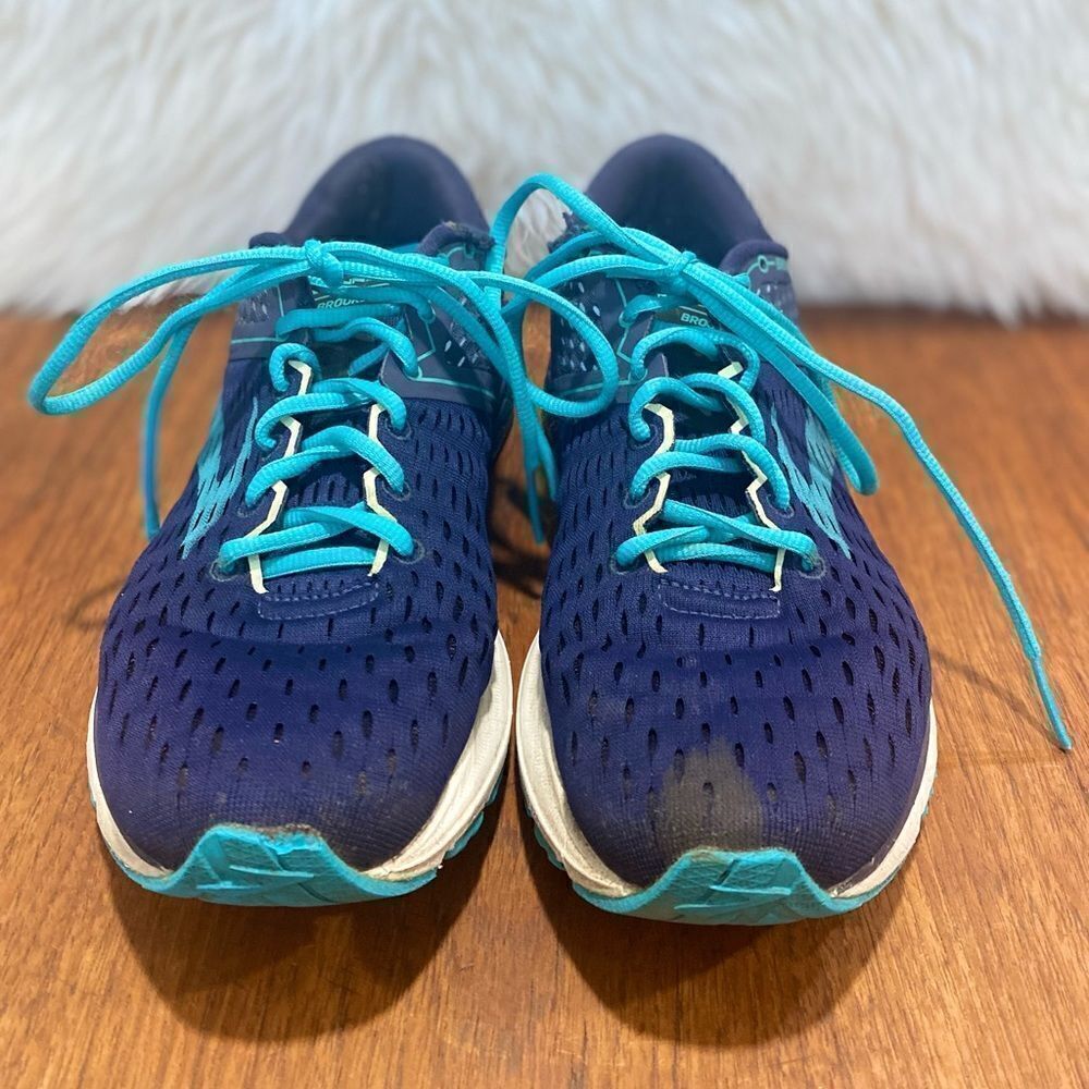 Brooks Ravenna Athletic Shoes Sneakers Womens size 10.5